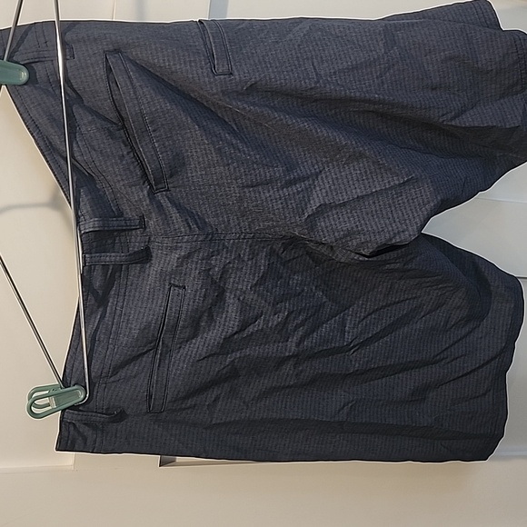 33 Oakley hybrid shorts - Picture 4 of 4